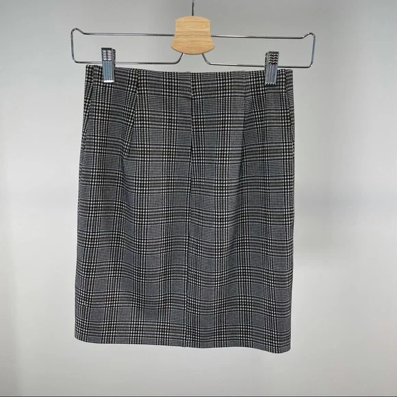Grey tone plaid bodycon mini skirt from Dynamite Clothing - Picture 2 of 4